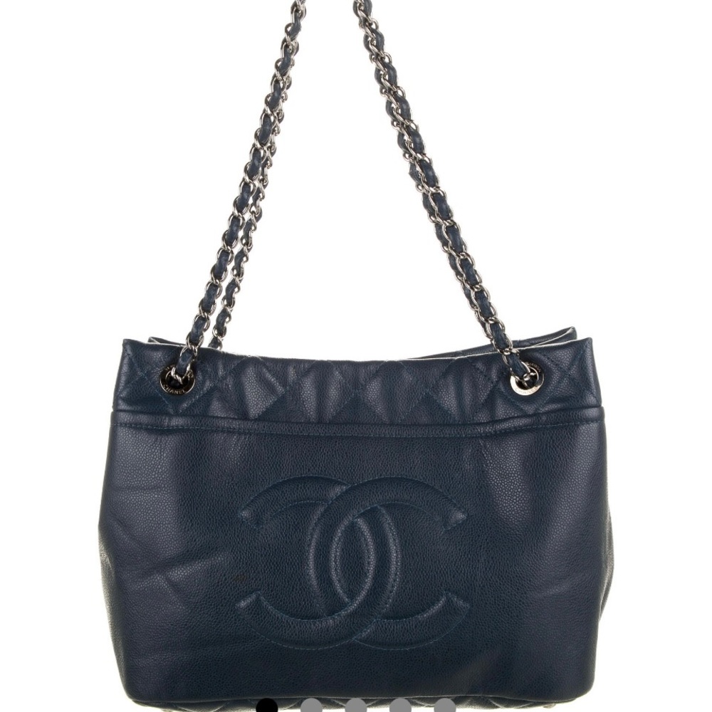 CHANEL Timeless Soft Shopper tote
SMART INVESTMENT